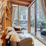 Elegant Duplex With Garden Near The Eiffel Tower Paryż