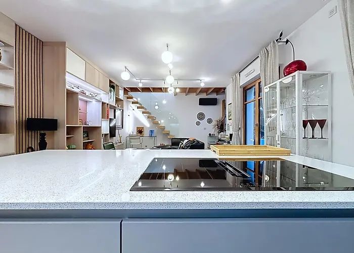 Elegant Duplex With Garden Near The Eiffel Tower Paris