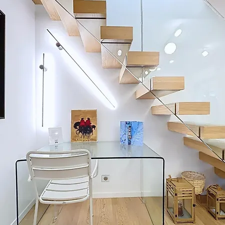 Elegant Duplex With Garden Near The Eiffel Tower דירה *