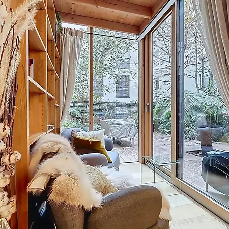 Elegant Duplex With Garden Near The Eiffel Tower Parijs
